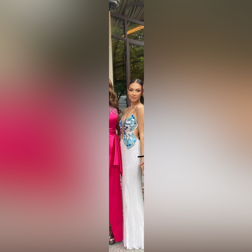 Gorgeous gown!